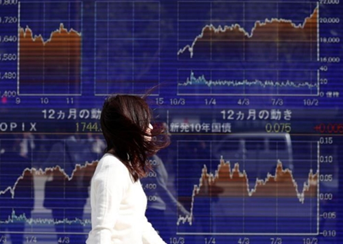 Nhiều thị trường lớn của châu Á sáng nay đi xuống. Ảnh: Reuters