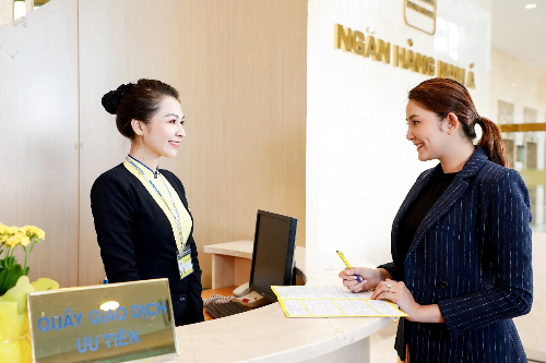 Chủ thẻ Nam A Bank được hỗ trợ ngay lập tức khi nghi ngờ có giao dịch không an toàn.