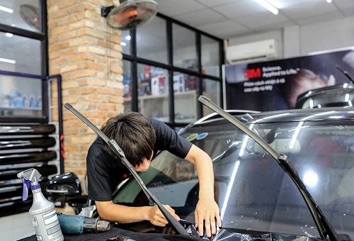Theo đại diện 3M, khách hàng chỉ nên lắp đặp phim tại các đại lý do 3M Việt Nam ủy nhiệm được đăng trên website chính hãng 3M Việt Nam, do Tập đoàn 3M toàn cầu kiểm soát.