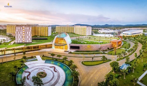 Các điểm nóng du lịch Phú Quốc, Vân Đồn, Khánh Hòa hút nhà đầu tư thời gian qua.