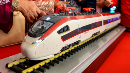 Mô hình tàu hỏa trong lễ ra mắt dự án ECRL năm 2017. Ảnh: Xinhua