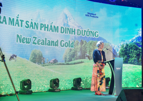 Bà Karlene Davis - Tổng lãnh sự New Zealand tại sự kiện ra mắt sữa New Zealand Gold.