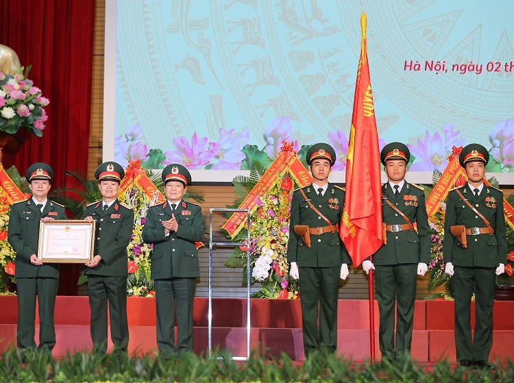 MB đón nhận Huân chương Bảo vệ Tổ quốc hạng Nhất.