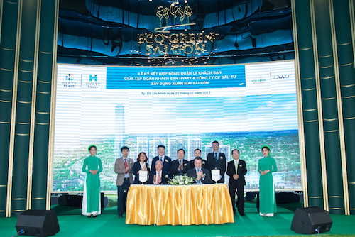 Lễ ký kết hợp tác giữa Xuân Mai Sài Gòn và Tập đoàn khách sạn Hyatt Hotels.