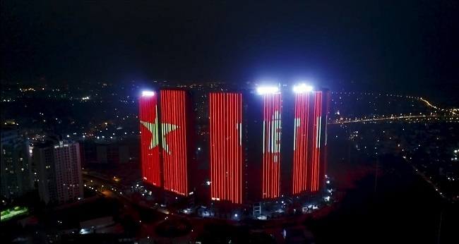 Toà Sunshine City Hà Nội nằm ở chân cầu Nhật Tân, Hà Nội.
