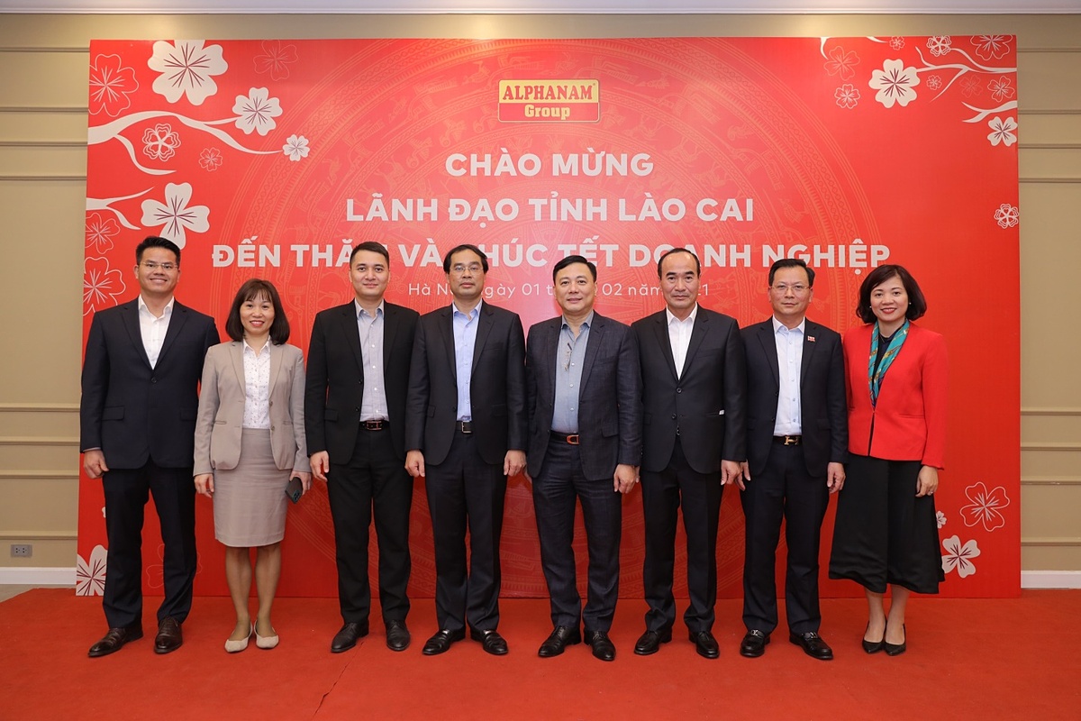 Lãnh đạo tỉnh Lào Cai đến thăm và chúc Tết Alphanam Group.