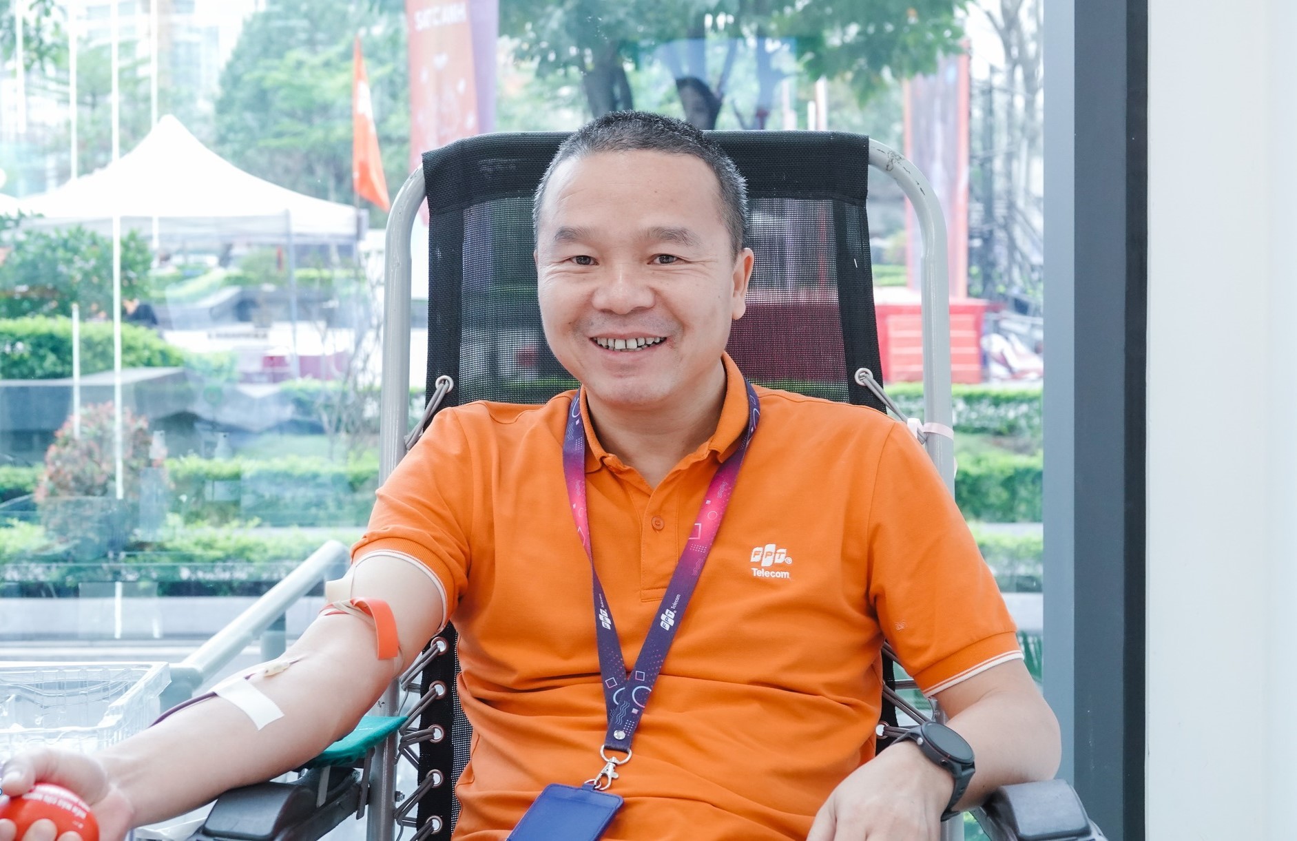 Nhân viên đơn vị tham gia hiến máu nhân đạo. Ảnh: FPT Telecom