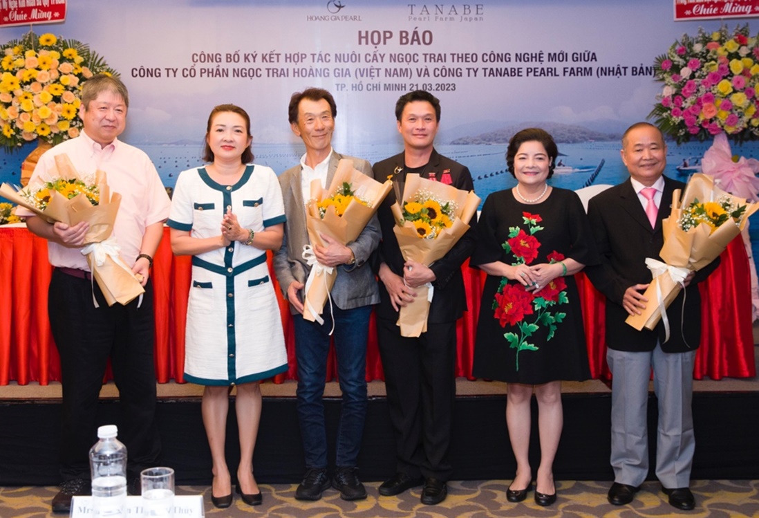 Lãnh đạo hai công ty tại sự kiện hôm 21/3.