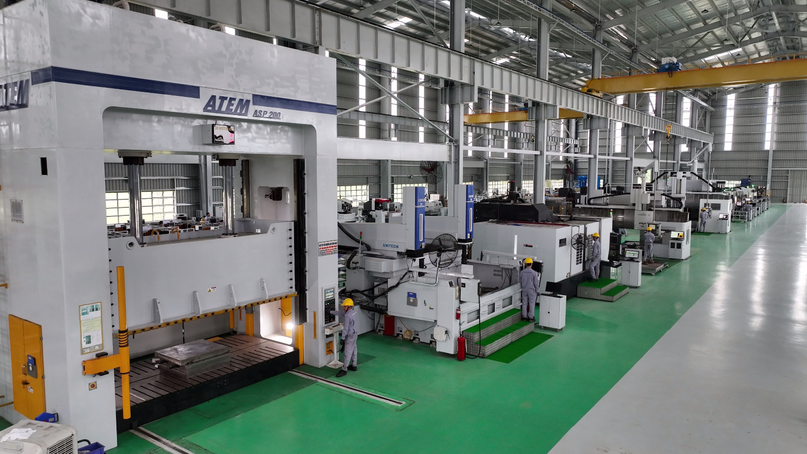 Thaco Industries đầu tư máy móc hiện đại nhằm gia công các chi tiết lớn với độ chính xác cao. Ảnh: Thaco Industries