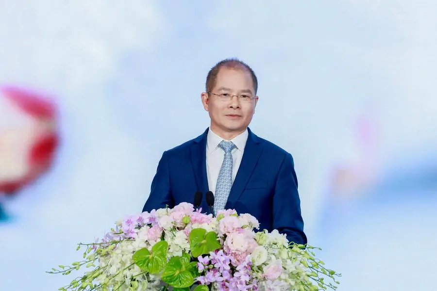 Ông Eric Xu - Chủ tịch luân phiên của Huawei phát biểu tại sự kiện Báo cáo thường niên 2022.